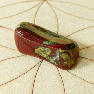 Sang de Dragon pierre roulée percée