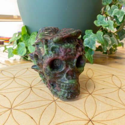 Crânes sculptés en pierre naturelle – Image 2