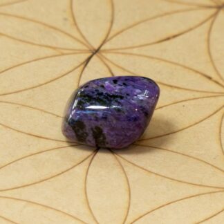 Charoïte pierre roulée