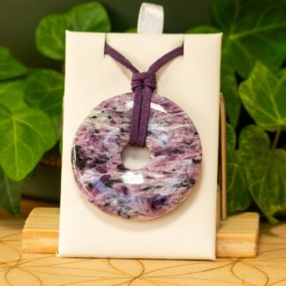 Collier pendentif Charoïte donut