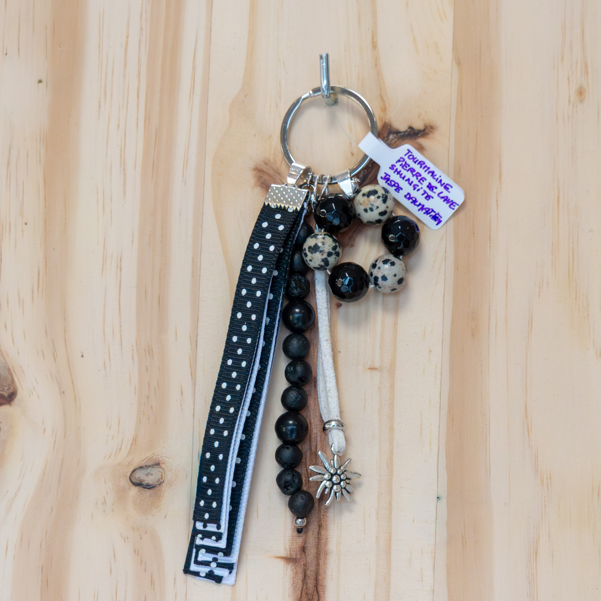 Bijou de sac en Jaspe Dalmatien, Pierre de Lave, Shungite et Tourmaline Noire